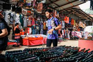 BIB: 
                            <button type="button" onclick="openModal(25580915)" class="btn btn-primary btn-sm float-right btn-popup" data-toggle="modal" data-target=".modal-high-quality">
                        <i class="fas fa-shopping-cart"></i> Add to Cart
                    </button>
                                            <button type="button" onclick="isThisMe(25580915, true)" class="btn btn-success btn-sm float-right btn-popup btn-isme hidden" data-toggle="tooltip" data-placement="bottom" title="นี่คือรูปของคุณใช่ไหม คลิกที่นี่เพื่อเอาเข้าอัลบั้ม">
                        <i class="fas fa-plus"></i> Add to album
                    </button>
                    <button type="button" onclick="isThisMe(25580915, false)" class="btn btn-warning btn-sm float-right btn-popup btn-isnotme hidden">
                        <i class="fas fa-ban"></i> Remove from album
                    </button>
